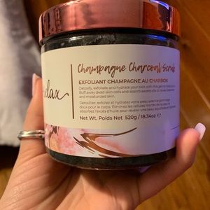 NWT Mannakadar Champagne Charcoal body scrub